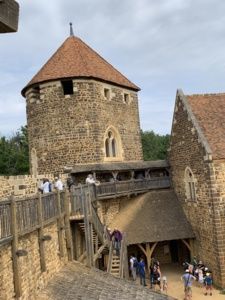 Duchêne Charpentes - Arbois- Jura - visite du château de Guédelon avant les vacances d'été