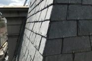 Rénovation de charpente, couverture en ardoise et en zinc quartz prépatiné à joints debout, isolation en méthode sarking, fenêtres de toit, création de lucarnes 2 pans, épi de toiture-Charpentes Duchêne- Arbois-Jura